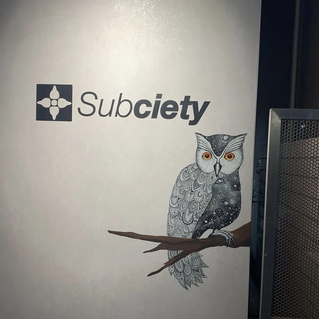 壁画作品 ALL KNOWS OWL